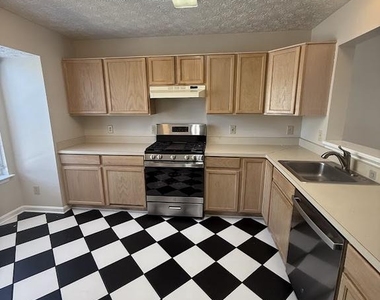 304 Tolbelt Court - Photo Thumbnail 24