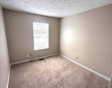 304 Tolbelt Court - Photo Thumbnail 19