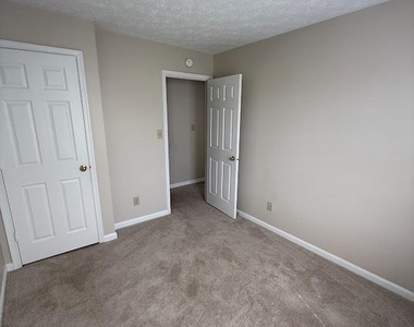 304 Tolbelt Court - Photo Thumbnail 20