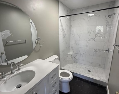304 Tolbelt Court - Photo Thumbnail 16