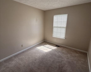 304 Tolbelt Court - Photo Thumbnail 17