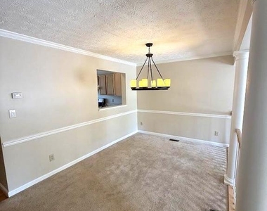 304 Tolbelt Court - Photo Thumbnail 2