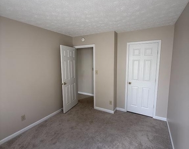 304 Tolbelt Court - Photo Thumbnail 18