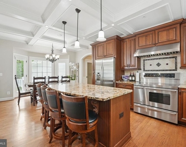10714 Kirkland Drive - Photo Thumbnail 3