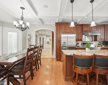 10714 Kirkland Drive - Photo Thumbnail 6