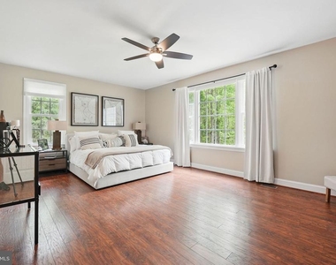 10714 Kirkland Drive - Photo Thumbnail 16