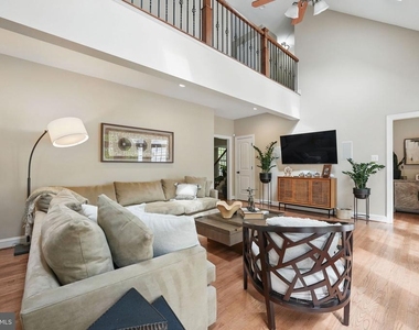 10714 Kirkland Drive - Photo Thumbnail 10