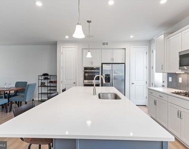18277 Summit Pointe Drive - Photo Thumbnail 13