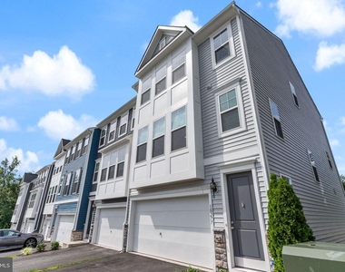 18277 Summit Pointe Drive - Photo Thumbnail 5