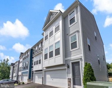 18277 Summit Pointe Drive - Photo Thumbnail 4
