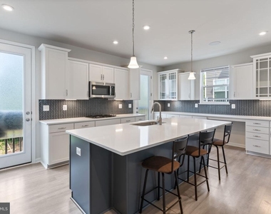 18277 Summit Pointe Drive - Photo Thumbnail 11