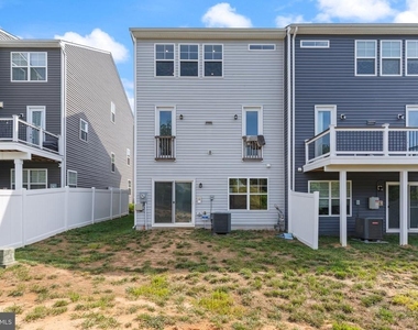 18277 Summit Pointe Drive - Photo Thumbnail 32