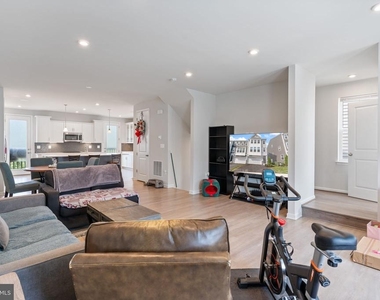 18277 Summit Pointe Drive - Photo Thumbnail 18