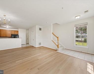 15503 John Diskin Circle - Photo Thumbnail 8