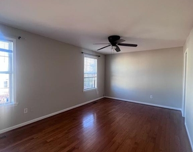 7419 Courtland Circle - Photo Thumbnail 11