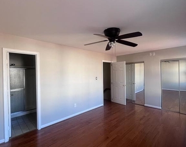 7419 Courtland Circle - Photo Thumbnail 10