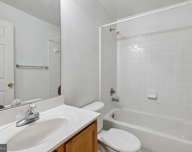 1060 Gardenview Loop - Photo Thumbnail 13