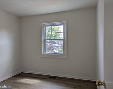 9032 Whispering Pine Court - Photo Thumbnail 37