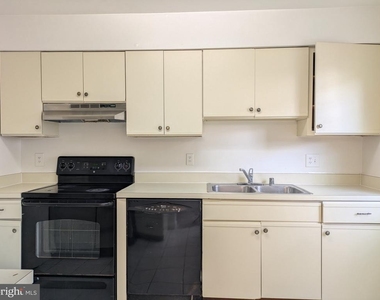 9032 Whispering Pine Court - Photo Thumbnail 20