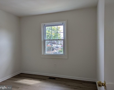 9032 Whispering Pine Court - Photo Thumbnail 29