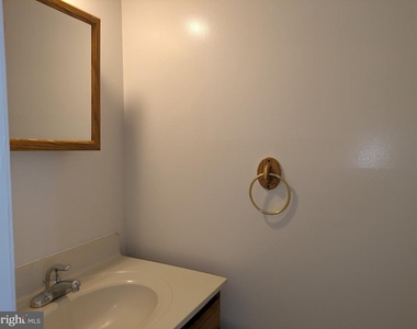 9032 Whispering Pine Court - Photo Thumbnail 13