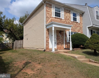 9032 Whispering Pine Court - Photo Thumbnail 2