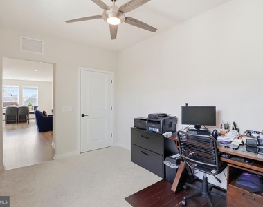 700 Mount Airy Terrace Ne - Photo Thumbnail 23