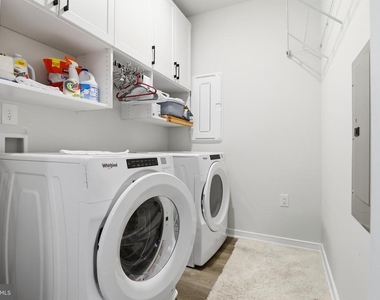 700 Mount Airy Terrace Ne - Photo Thumbnail 24
