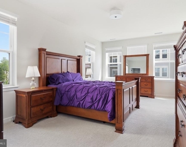 700 Mount Airy Terrace Ne - Photo Thumbnail 18