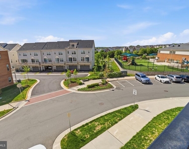 700 Mount Airy Terrace Ne - Photo Thumbnail 26