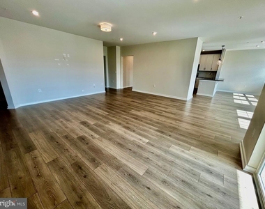 700 Mount Airy Terrace Ne - Photo Thumbnail 8