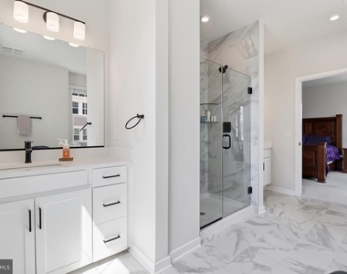 700 Mount Airy Terrace Ne - Photo Thumbnail 14