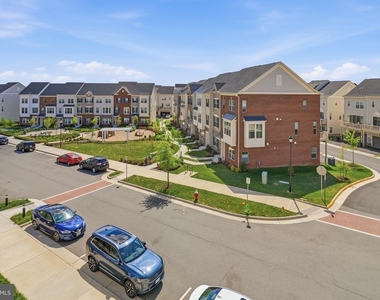 700 Mount Airy Terrace Ne - Photo Thumbnail 27