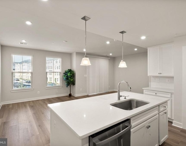 42564 Invergordon Terrace - Photo Thumbnail 11