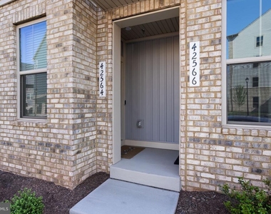 42564 Invergordon Terrace - Photo Thumbnail 1