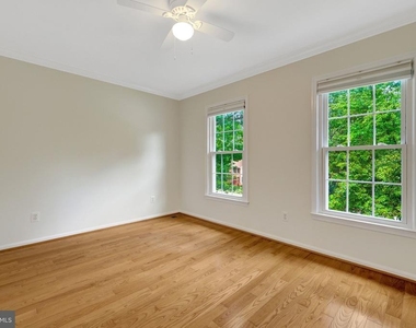 8995 Parliament Drive - Photo Thumbnail 38