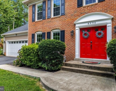 8995 Parliament Drive - Photo Thumbnail 2