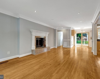 8995 Parliament Drive - Photo Thumbnail 10