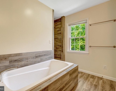 8995 Parliament Drive - Photo Thumbnail 32
