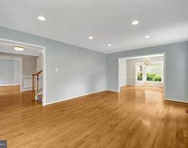 8995 Parliament Drive - Photo Thumbnail 19