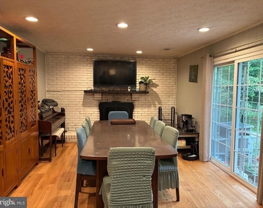 11907 Fallen Holly Court - Photo Thumbnail 8