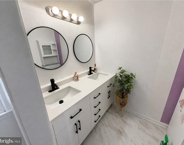 4360 Greenberry Lane - Photo Thumbnail 9