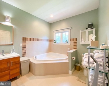 1947 Fay Place - Photo Thumbnail 23