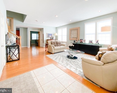 1947 Fay Place - Photo Thumbnail 2