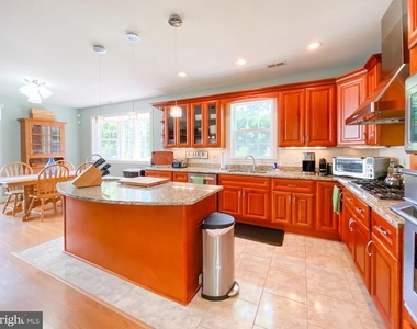 1947 Fay Place - Photo Thumbnail 12