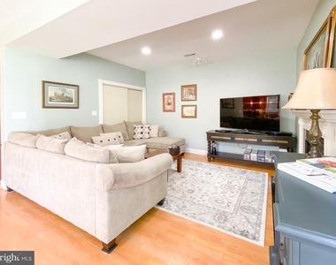 1947 Fay Place - Photo Thumbnail 30