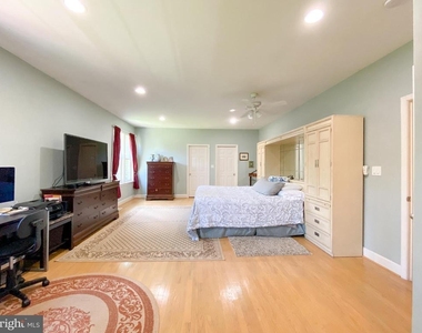 1947 Fay Place - Photo Thumbnail 10