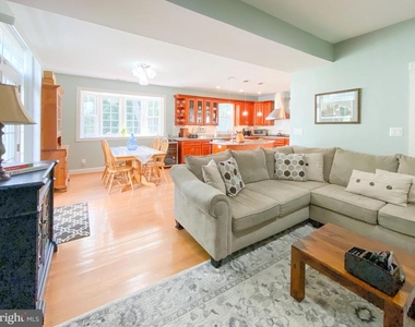 1947 Fay Place - Photo Thumbnail 4