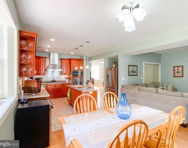 1947 Fay Place - Photo Thumbnail 14