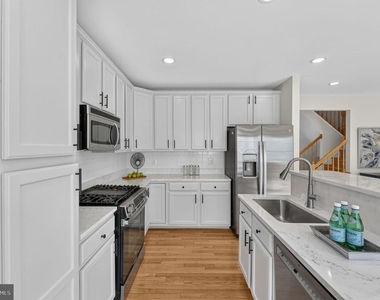 12203 Tenbury Terrace - Photo Thumbnail 35